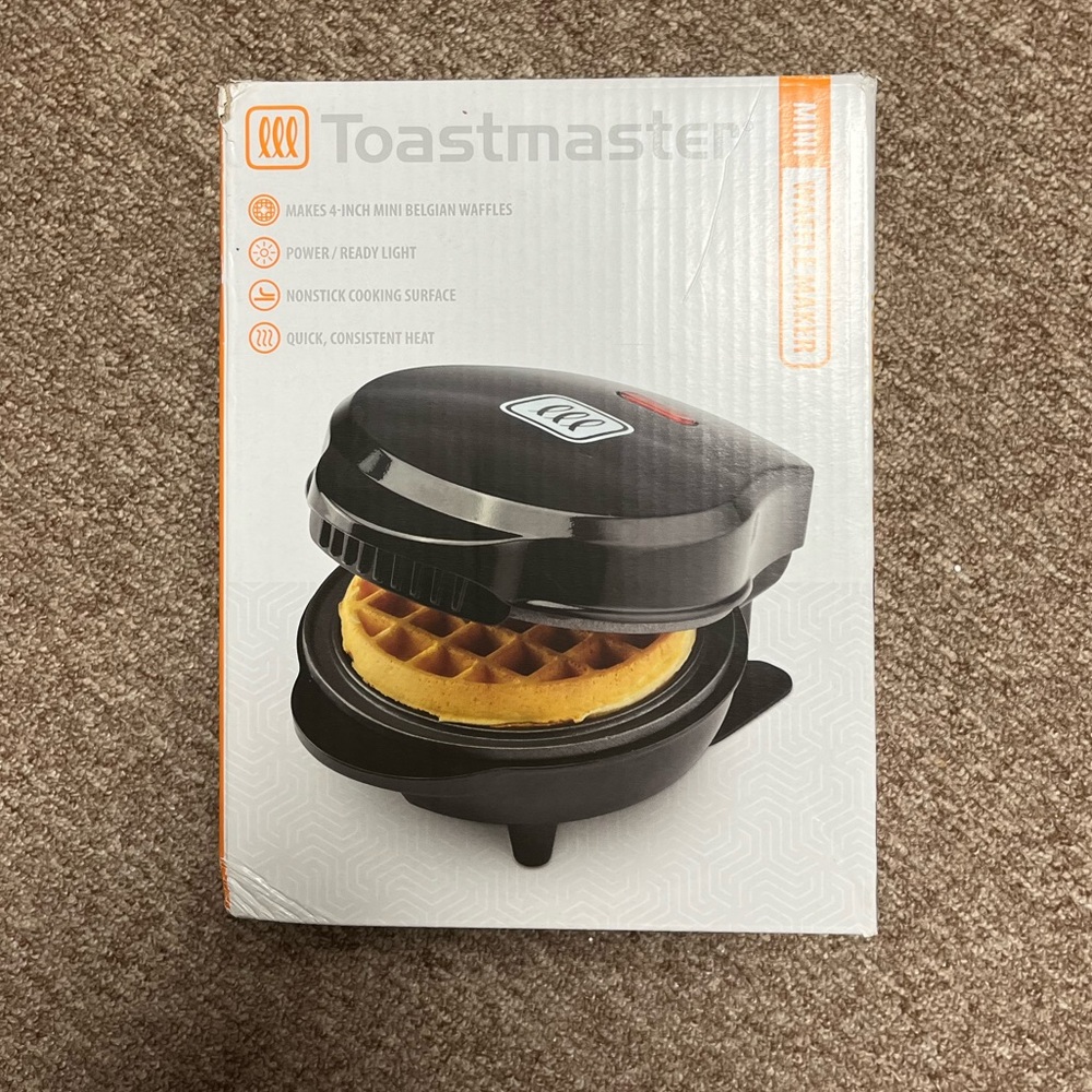 Toastmaster Mini Waffle Maker - Picture 2 of 2